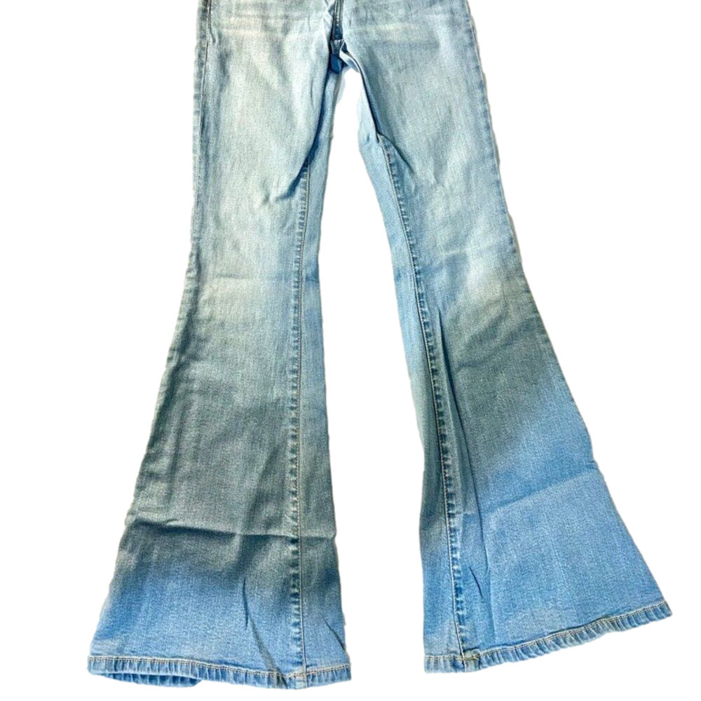 Forever 21 Flared Jeans Size 27 Inseam 32 inches